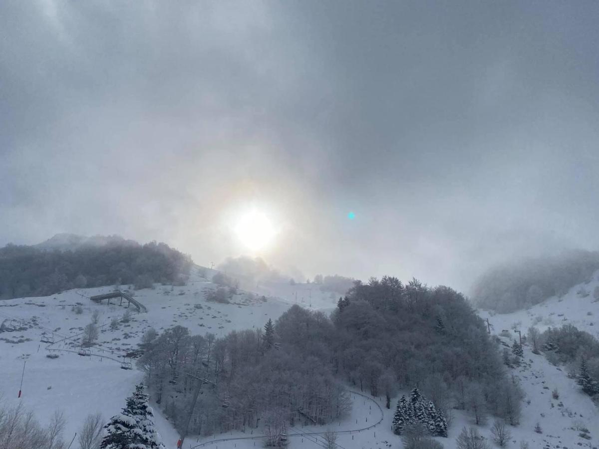 Pied des pistes, pleine nature Ustou Exterior foto